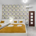 Cozy New With Air-conditioning * Budapest