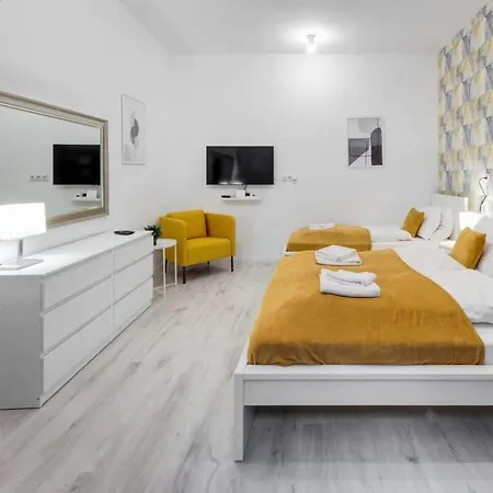 Cozy New With Air-conditioning Apartment *